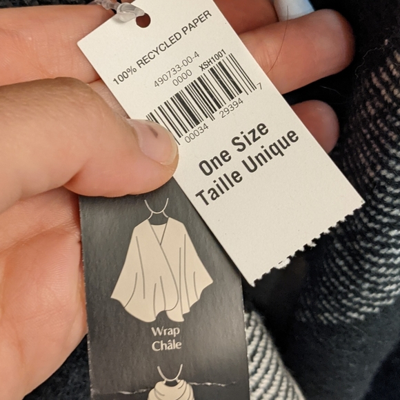 Banana Republic Reversible Wrap - Picture 2 of 3